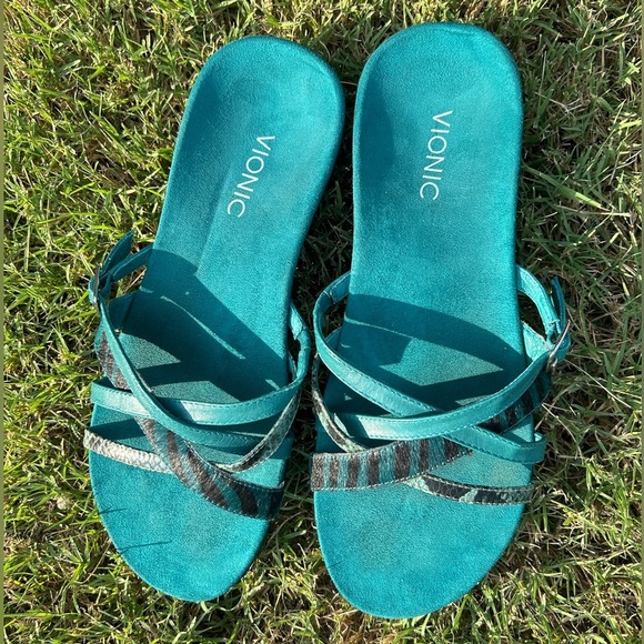 Vionic Rhodes Reptile print Turquoise Strappy leather Sandals Sz-11. S - Picture 4 of 10